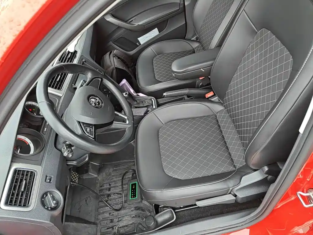 Skoda Rapid Spaceback — миниатюра 15