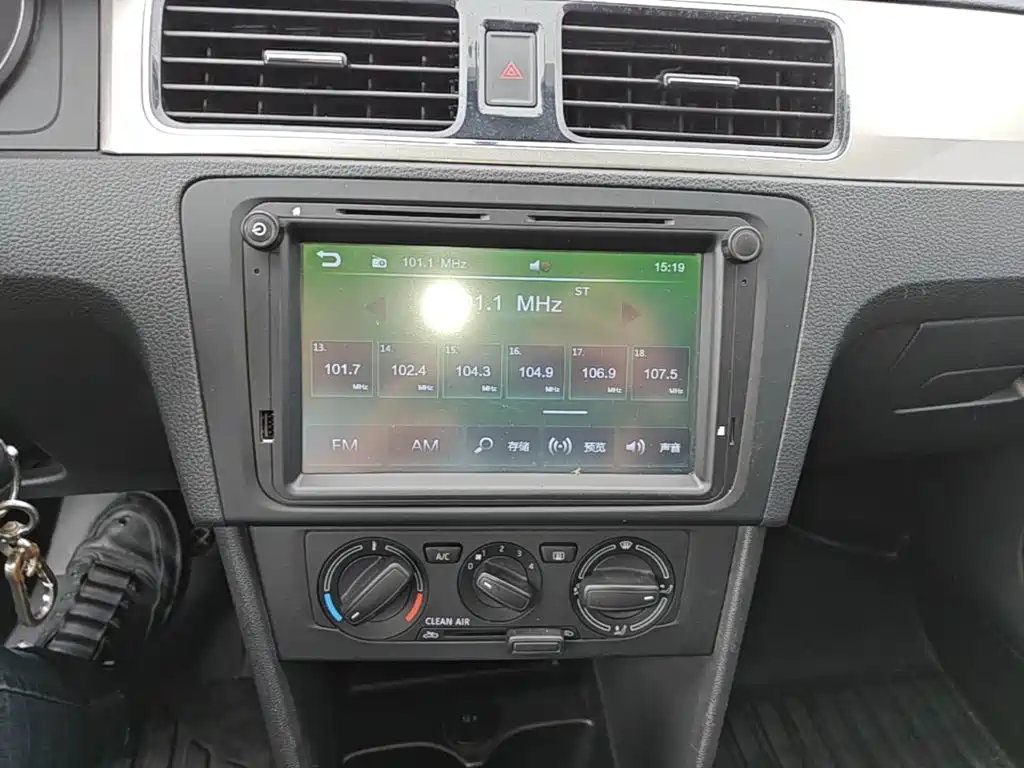 Skoda Rapid Spaceback — миниатюра 13