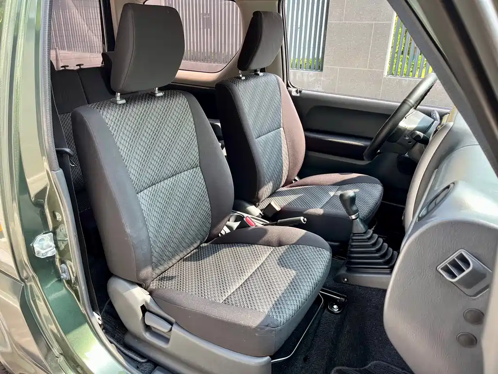 Suzuki Jimny — миниатюра 12