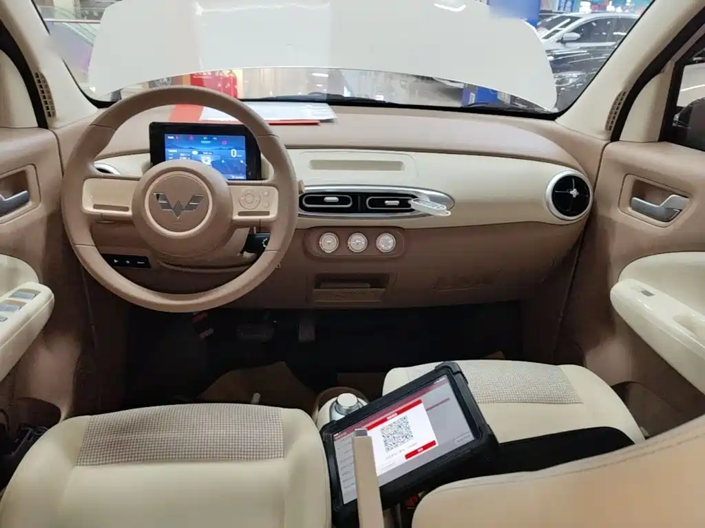 Wuling MINIEV — миниатюра 10