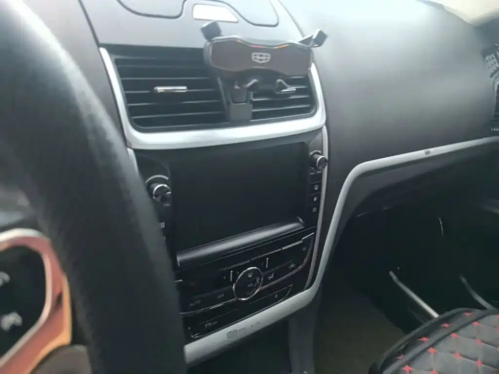 Geely Emgrand — миниатюра 13