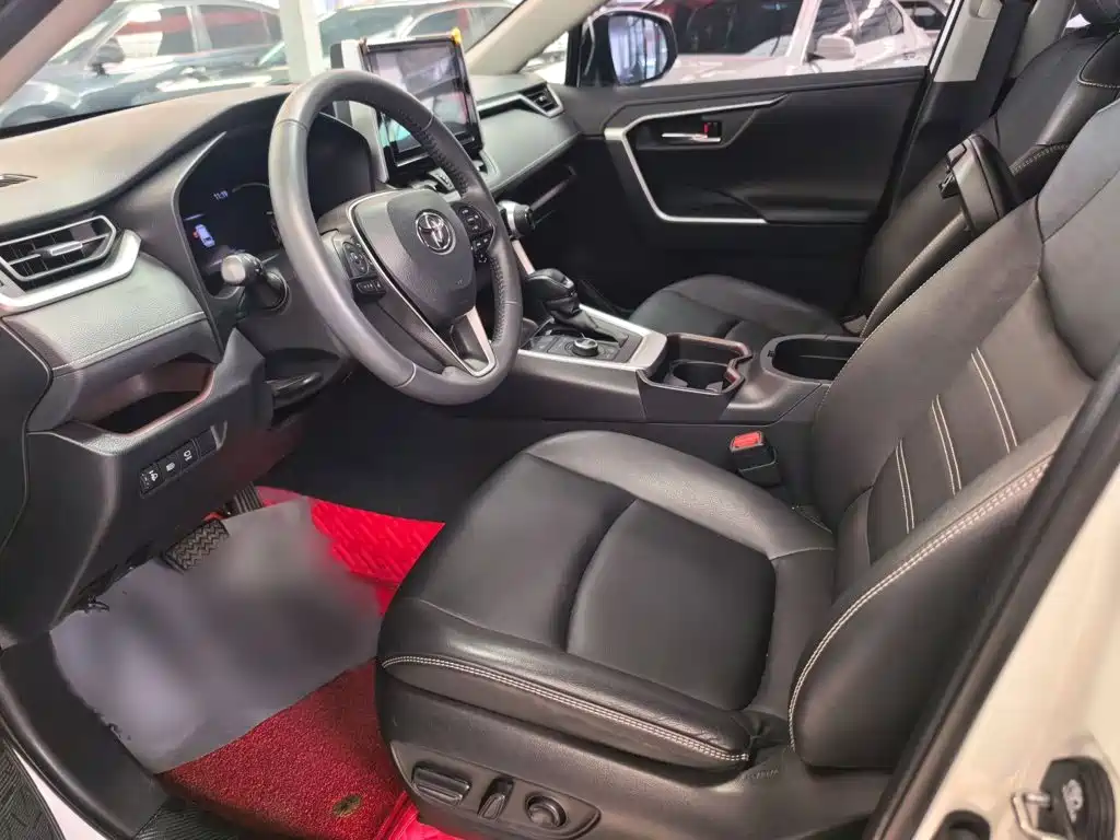Toyota RAV4 — миниатюра 13
