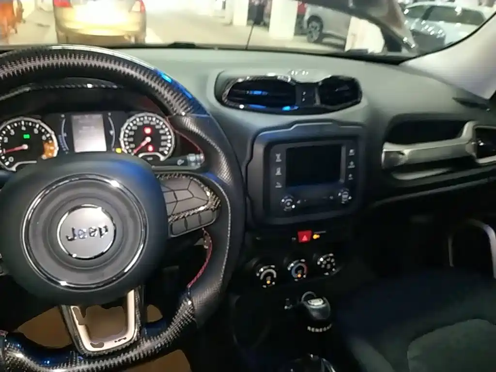 Jeep Renegade — миниатюра 10