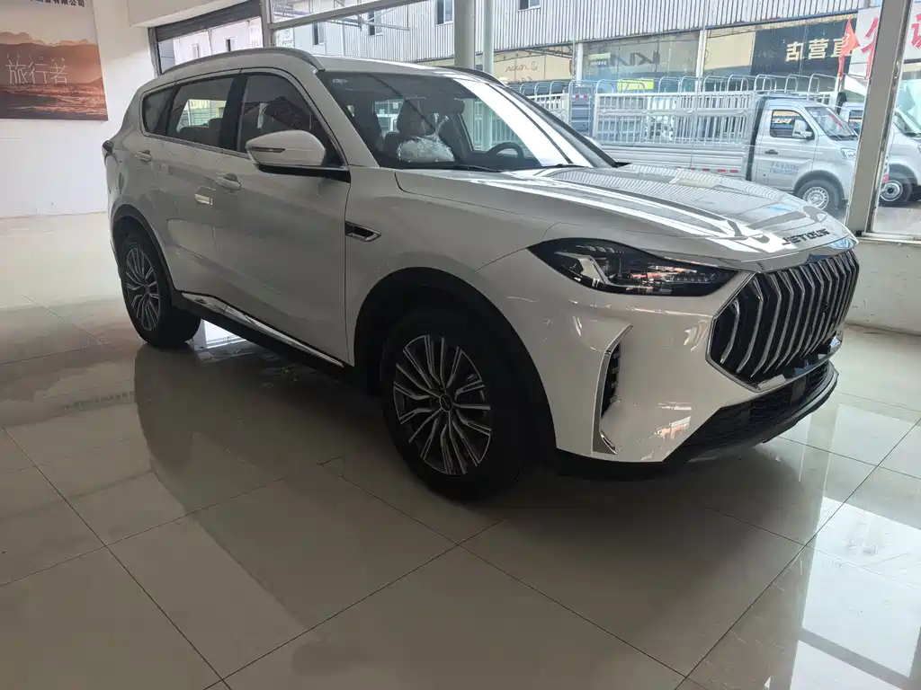 JETOUR X70 PLUS 2025 1.5T Luxury 7 мест