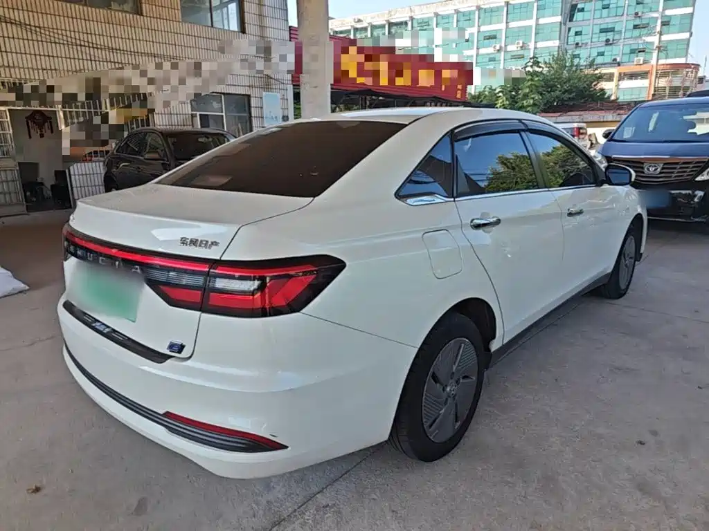Venucia D60 EV — миниатюра 7
