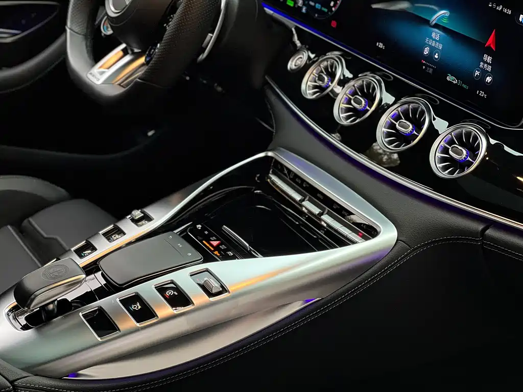 Mercedes-Benz AMG GT — миниатюра 13