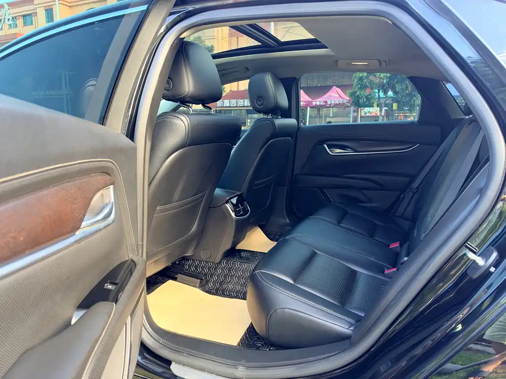 Cadillac XTS — миниатюра 12