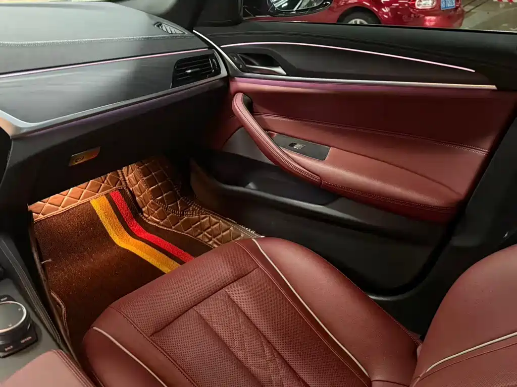 BMW 5 Series New Energy — миниатюра 13