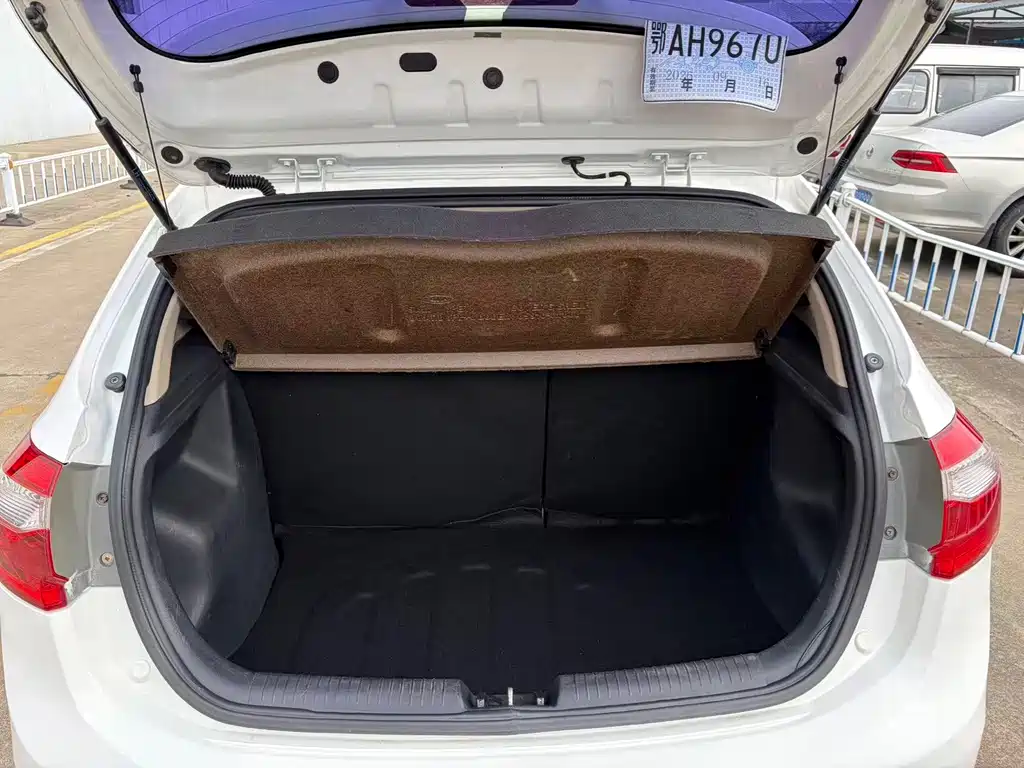 Kia K2 — миниатюра 7