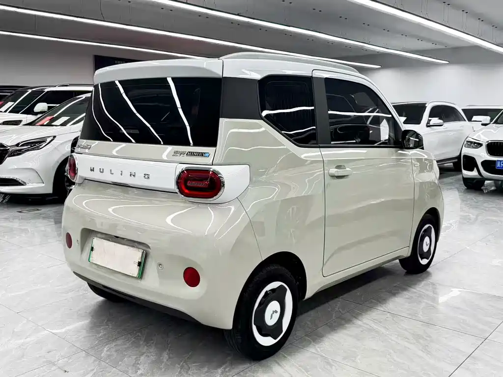 Wuling MINIEV — миниатюра 6