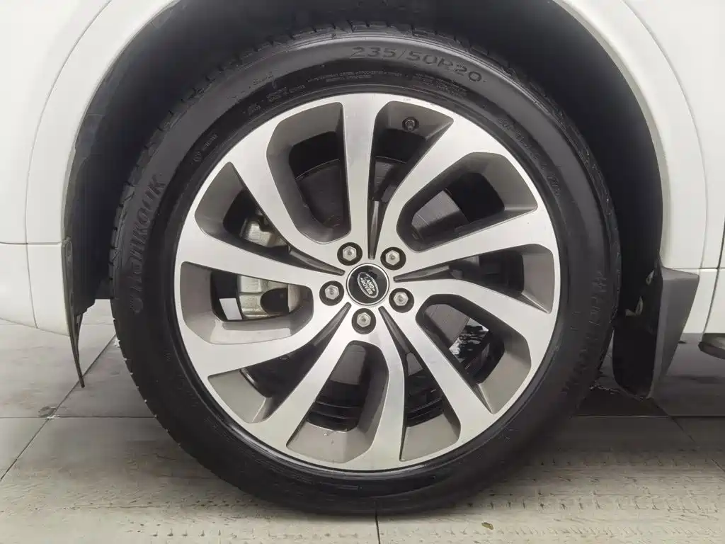 Land Rover Discovery Sport — миниатюра 17