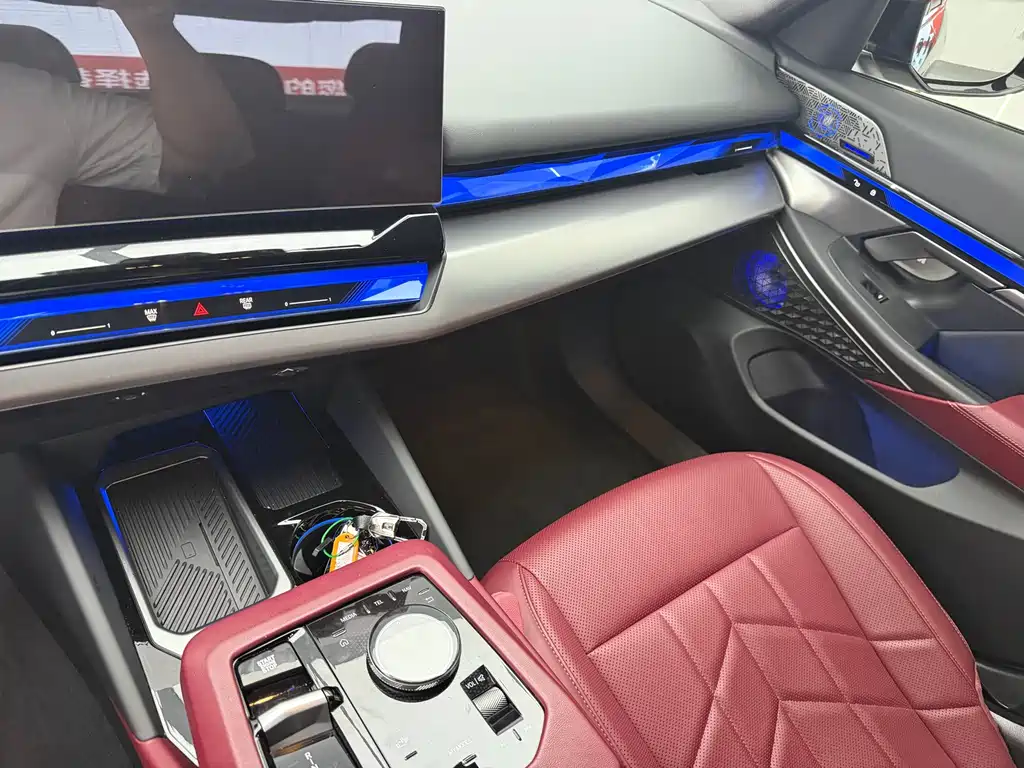 BMW 5 Series — миниатюра 7