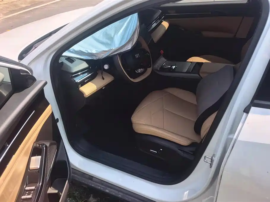 Geely Galaxy Galaxy L6 L6 2023 125km PLUS
