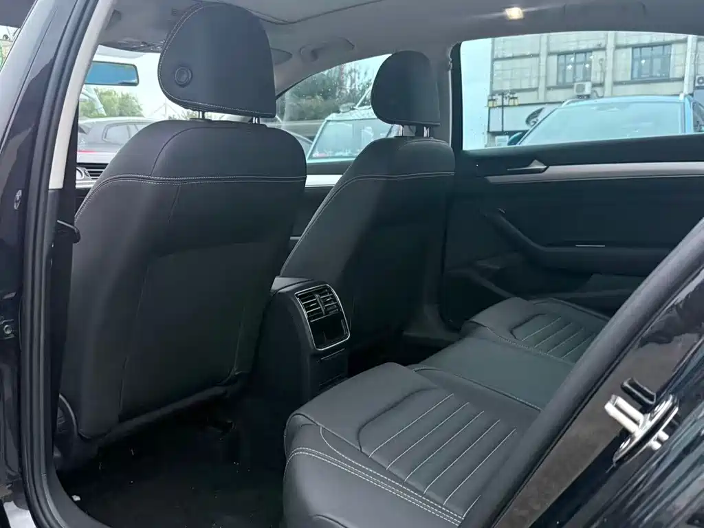 Volkswagen Magotan — миниатюра 6