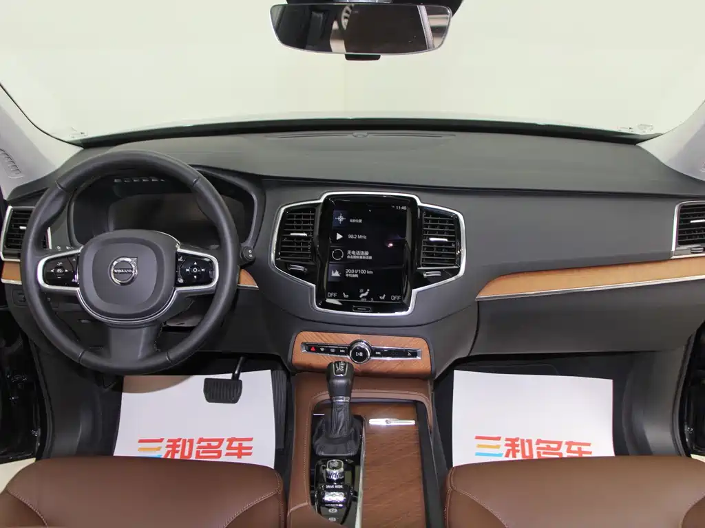 Volvo XC90 — миниатюра 8