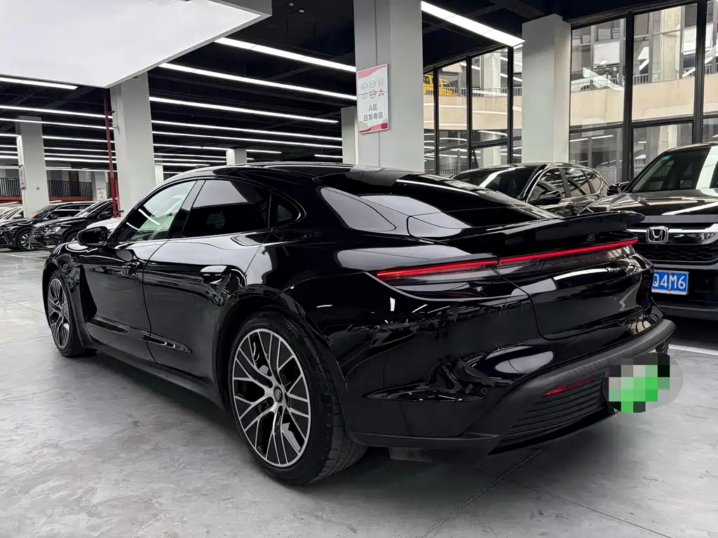 Porsche Taycan — миниатюра 17