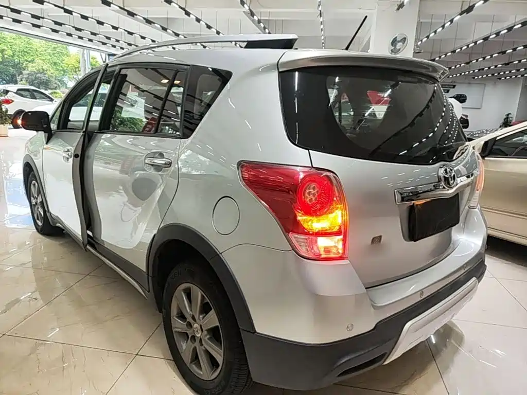 Toyota Verso — миниатюра 5