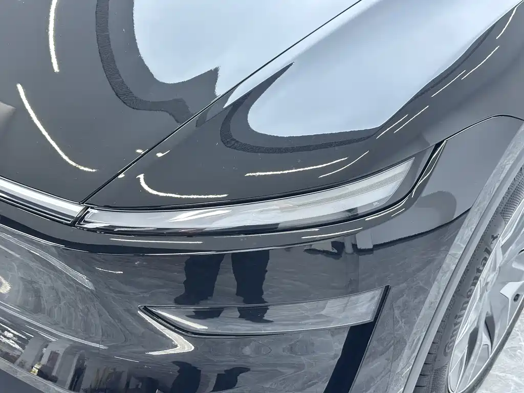 Tesla Model Y L — миниатюра 11