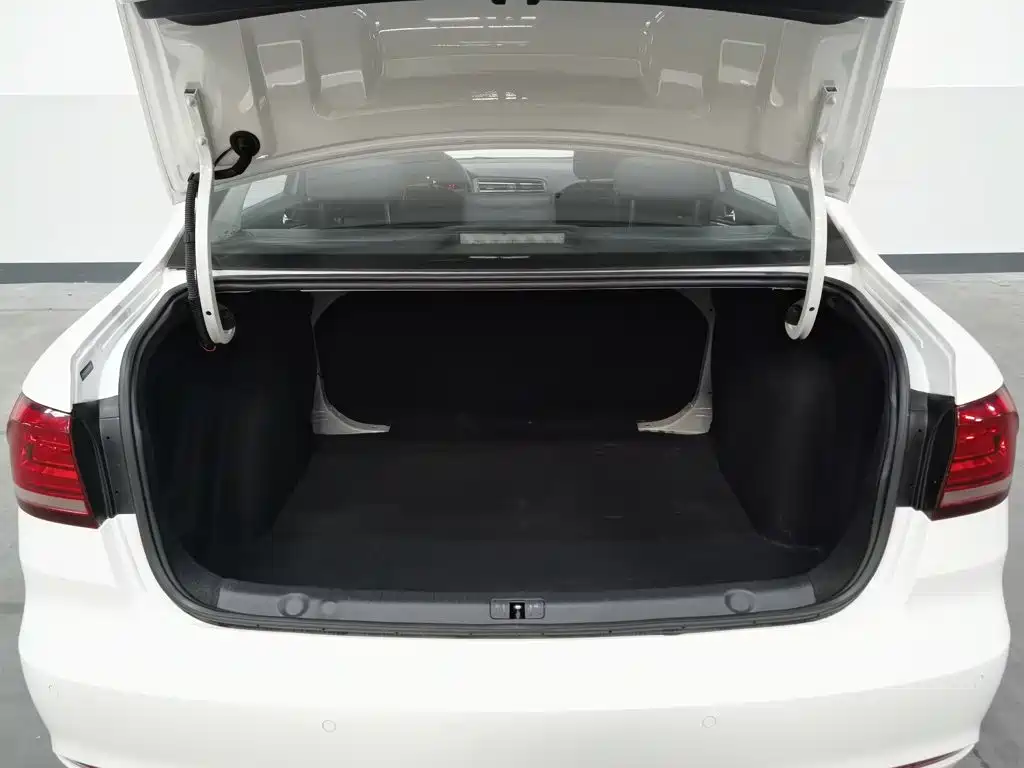 Volkswagen Lavida — миниатюра 16