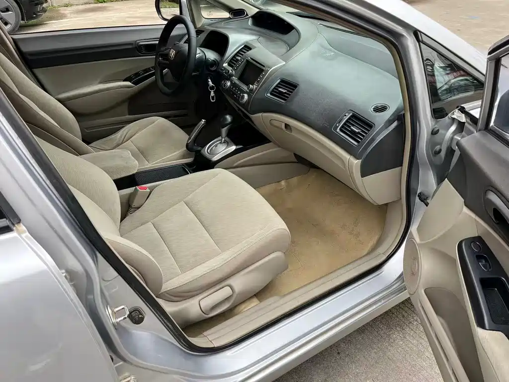 Honda Civic — миниатюра 7