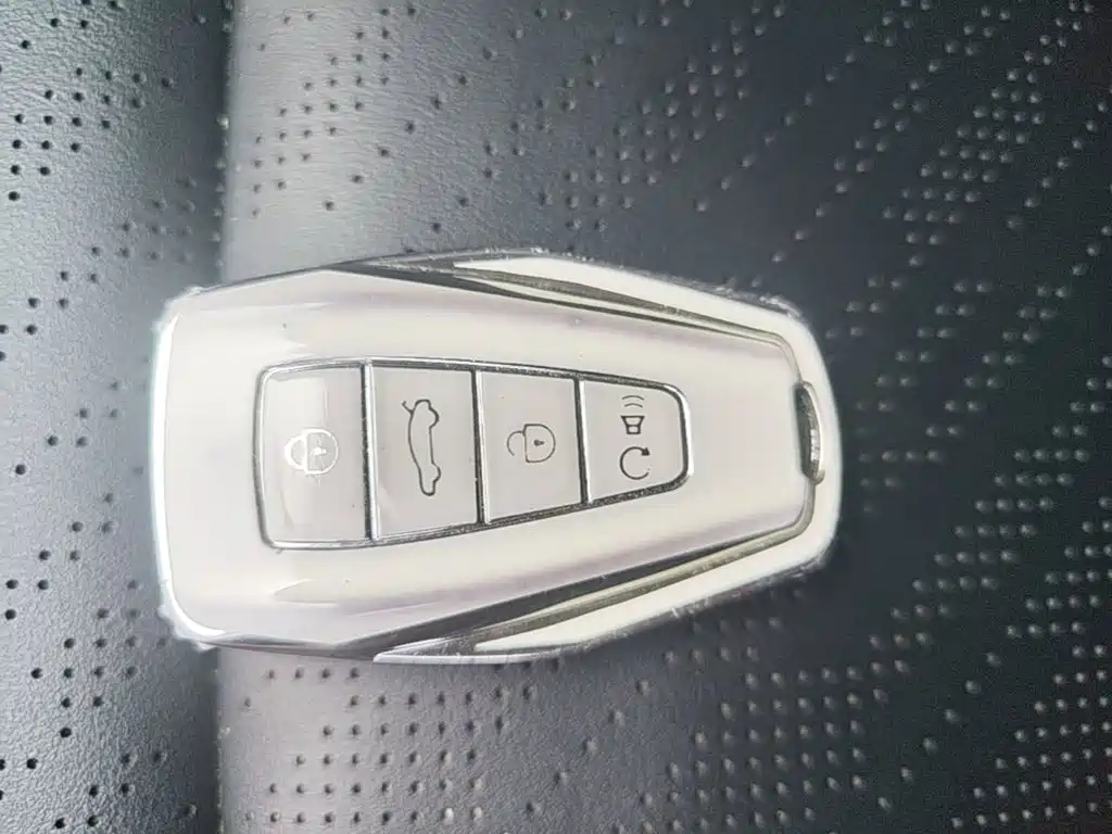 Geely Emgrand — миниатюра 9