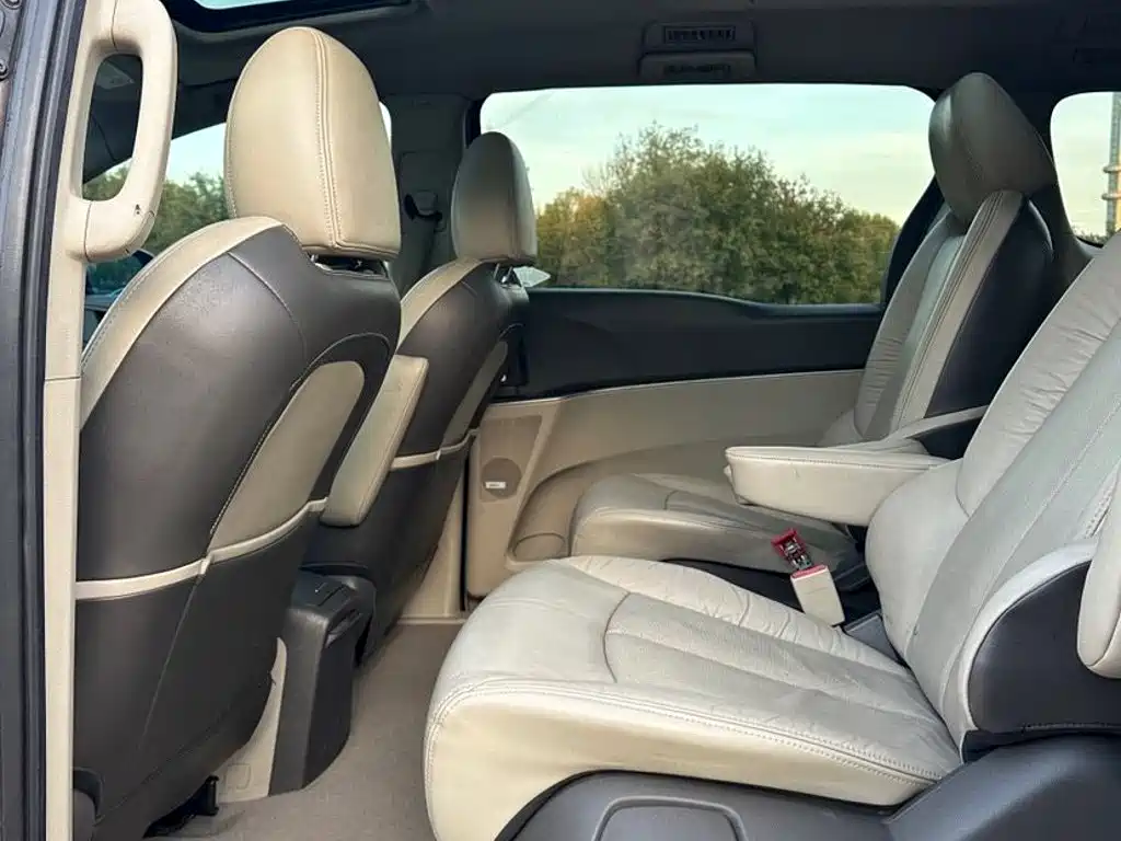 Buick GL8 — миниатюра 7
