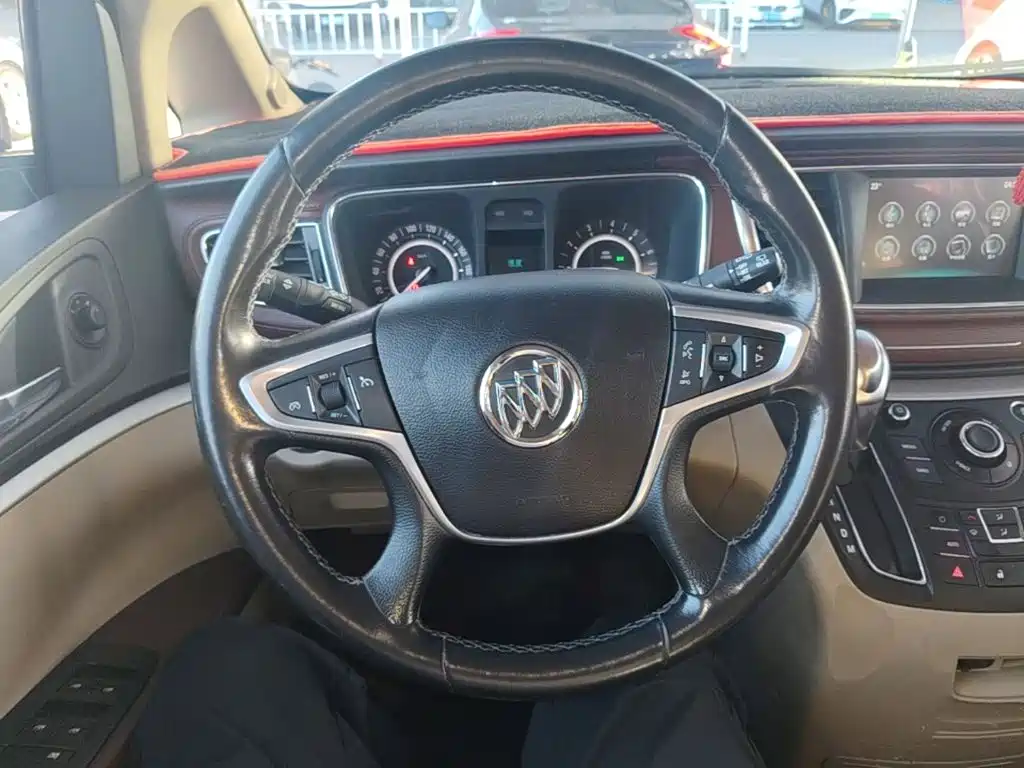 Buick GL8 — миниатюра 11