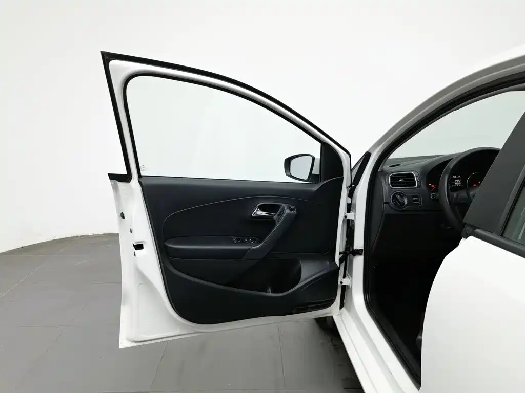 Volkswagen Polo — миниатюра 8