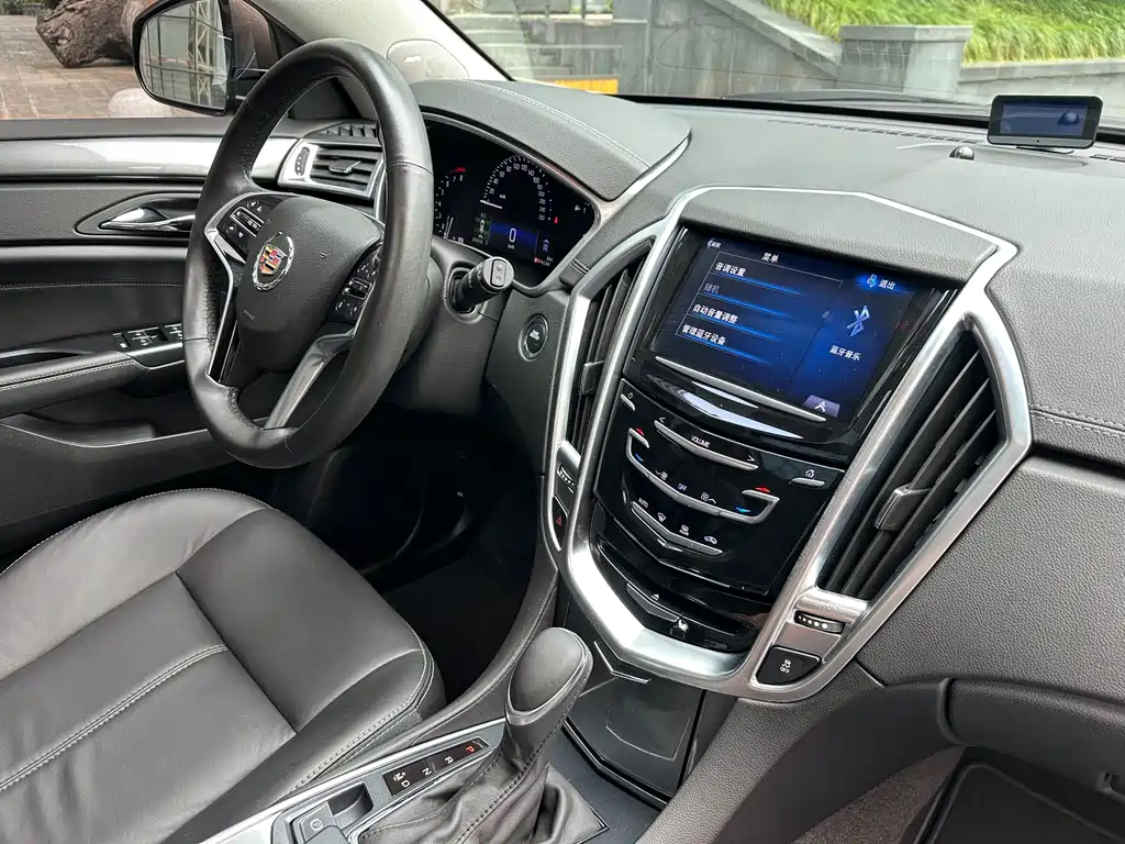 Cadillac SRX — миниатюра 37