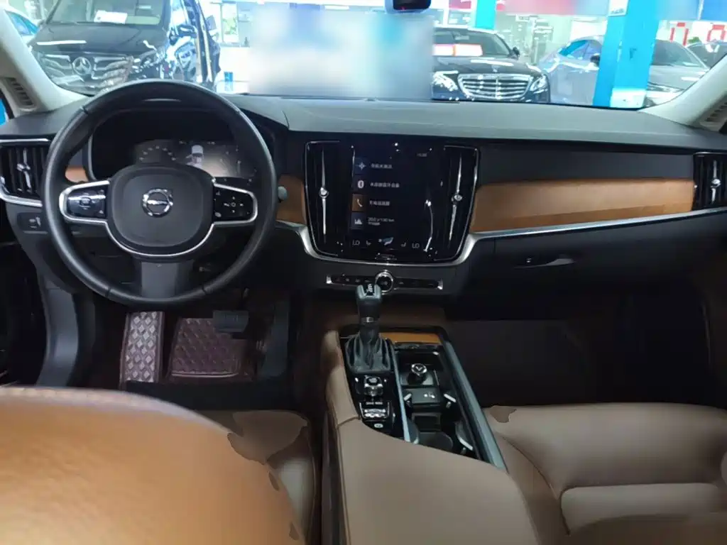 Volvo S90 — миниатюра 10