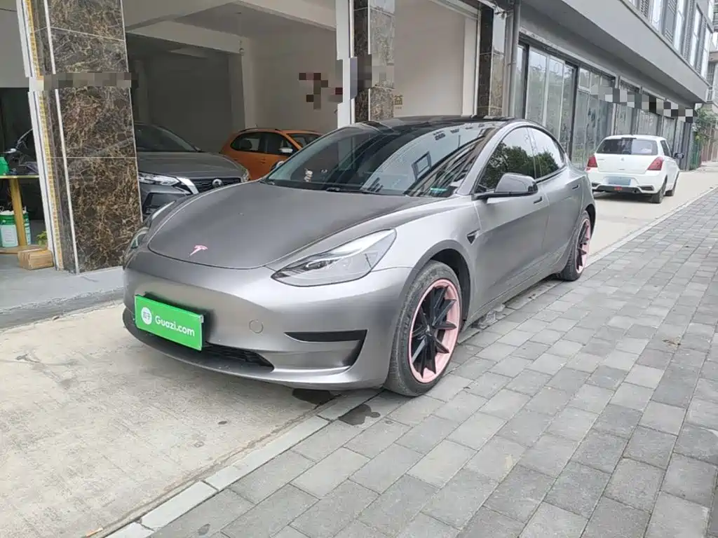 Tesla Model 3 — миниатюра 2