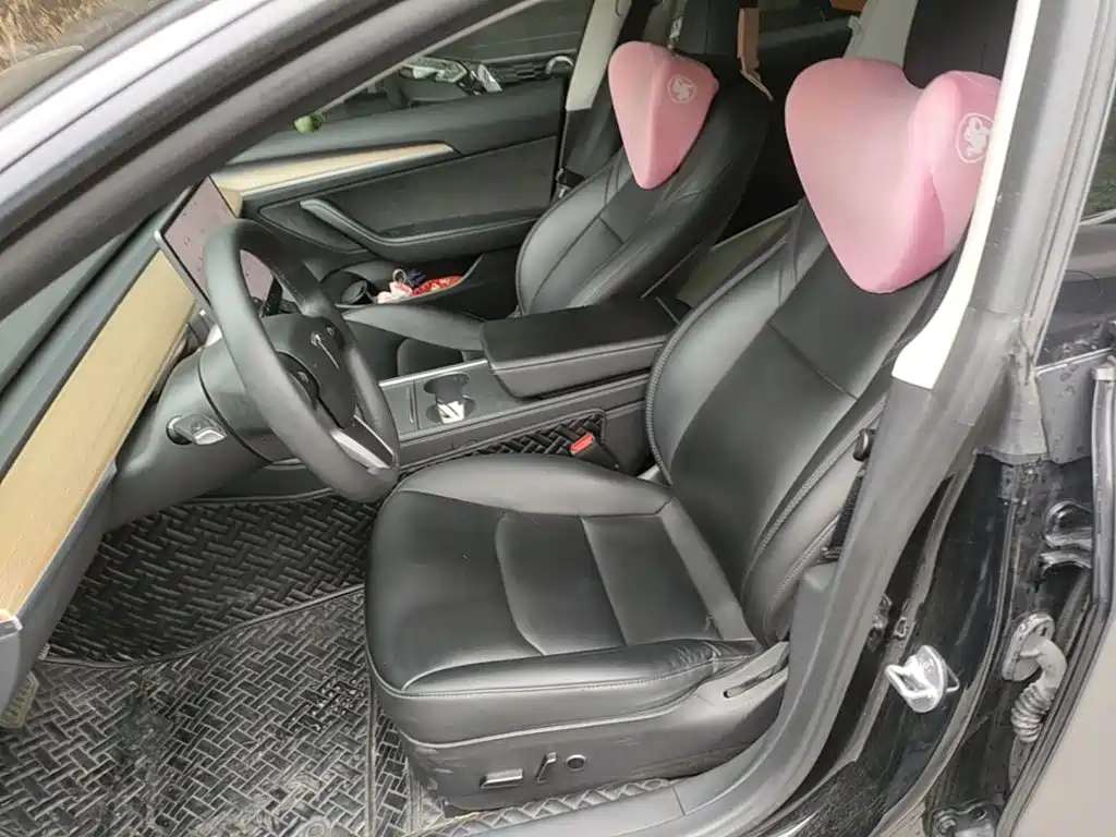 Tesla Model 3 — миниатюра 15