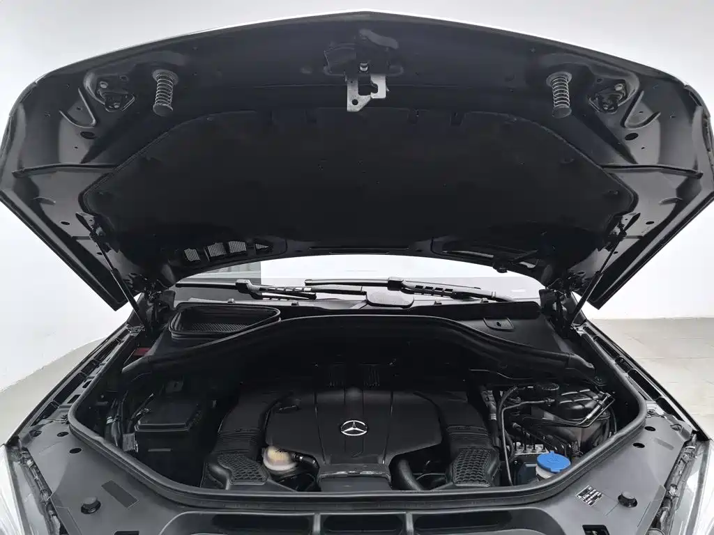 Mercedes-Benz M-Class — миниатюра 6