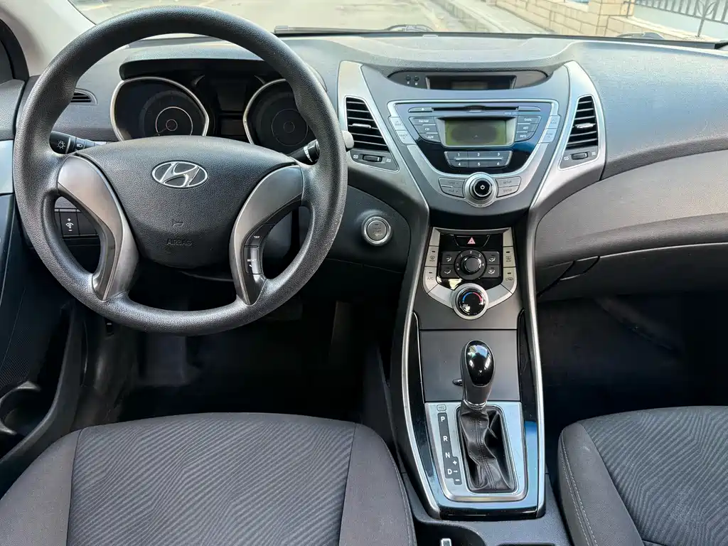 Hyundai Elantra Langdong — миниатюра 6