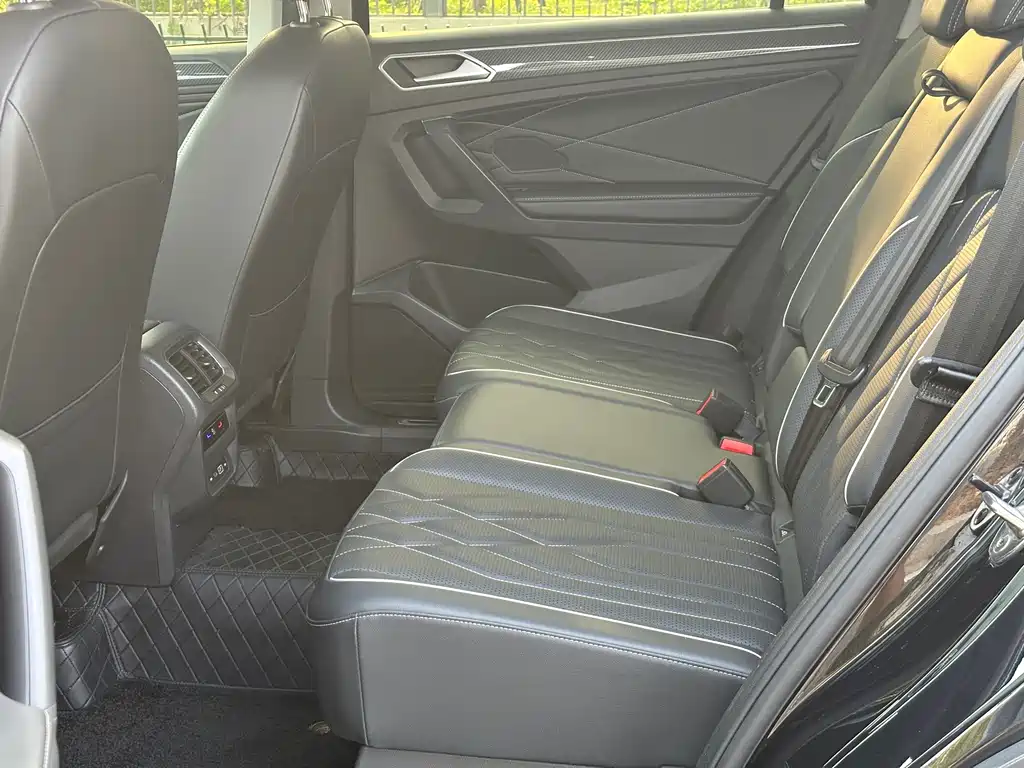 Volkswagen Tiguan L — миниатюра 6