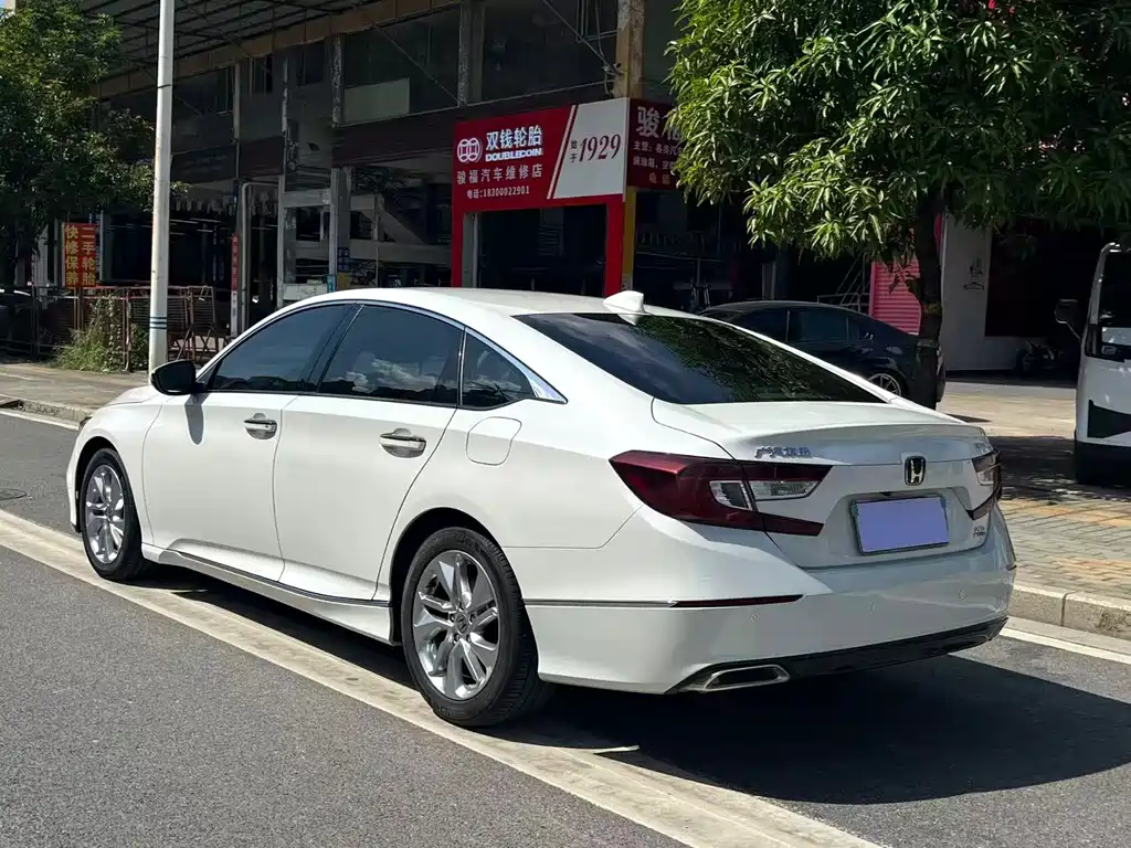 Honda Accord — миниатюра 6