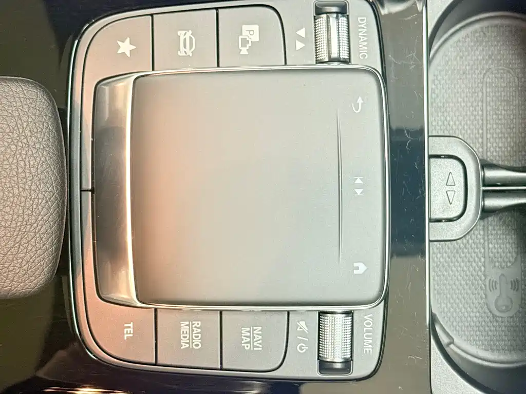 Mercedes-Benz EQA - фото 25