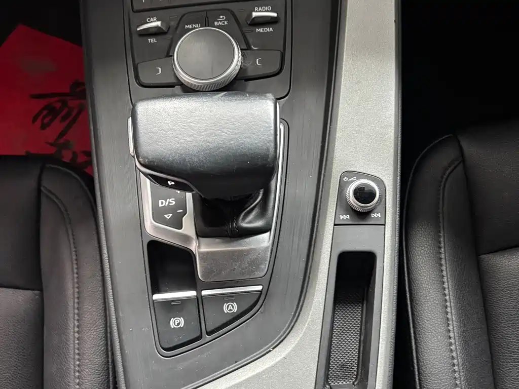 Audi A4L — миниатюра 12