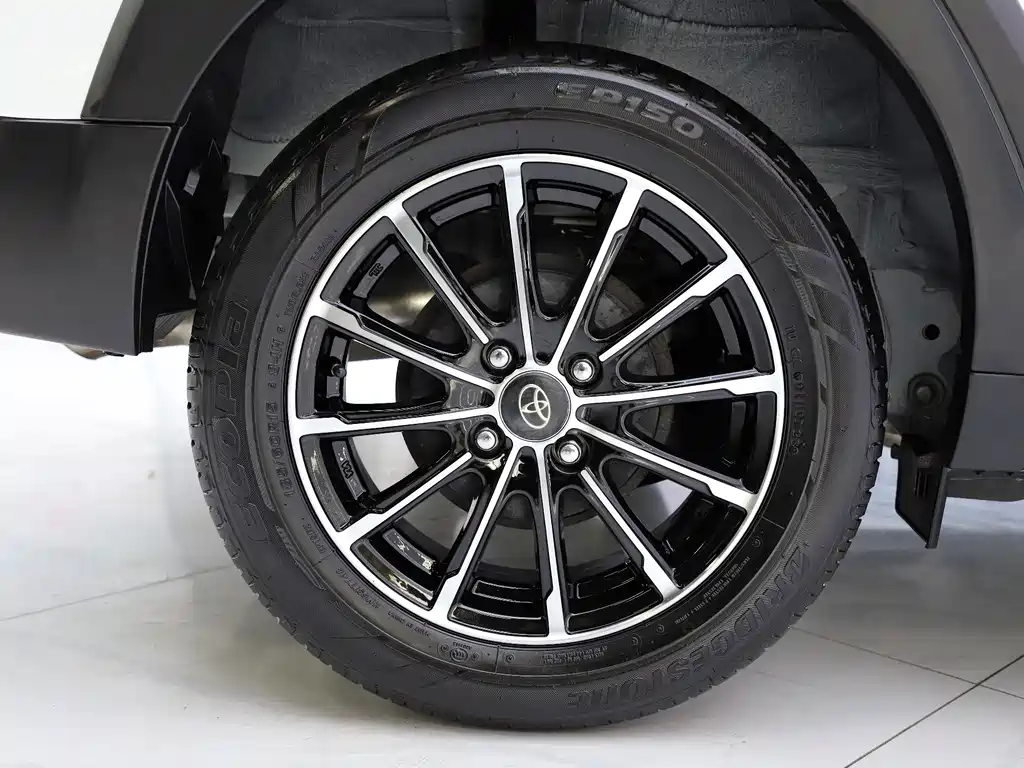 Toyota Yaris L — миниатюра 17