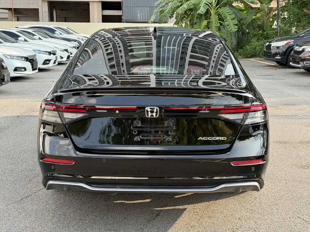 Honda Accord — миниатюра 9