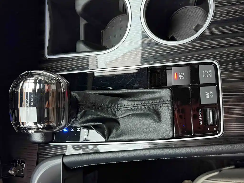 Toyota Sienna — миниатюра 5