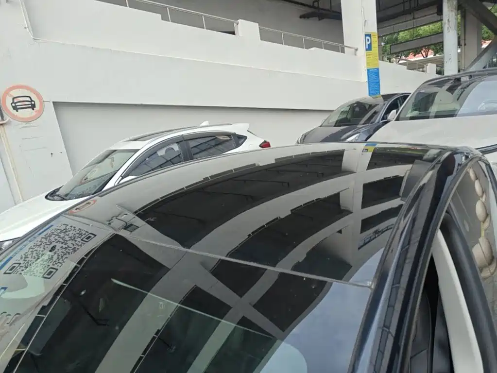 Tesla Model Y — миниатюра 9