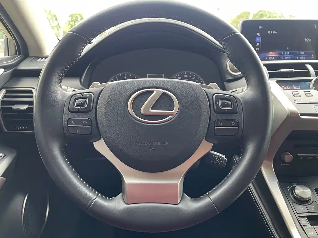 Lexus NX — миниатюра 6