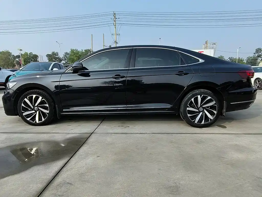 Volkswagen Passat 2022 330TSI Elite