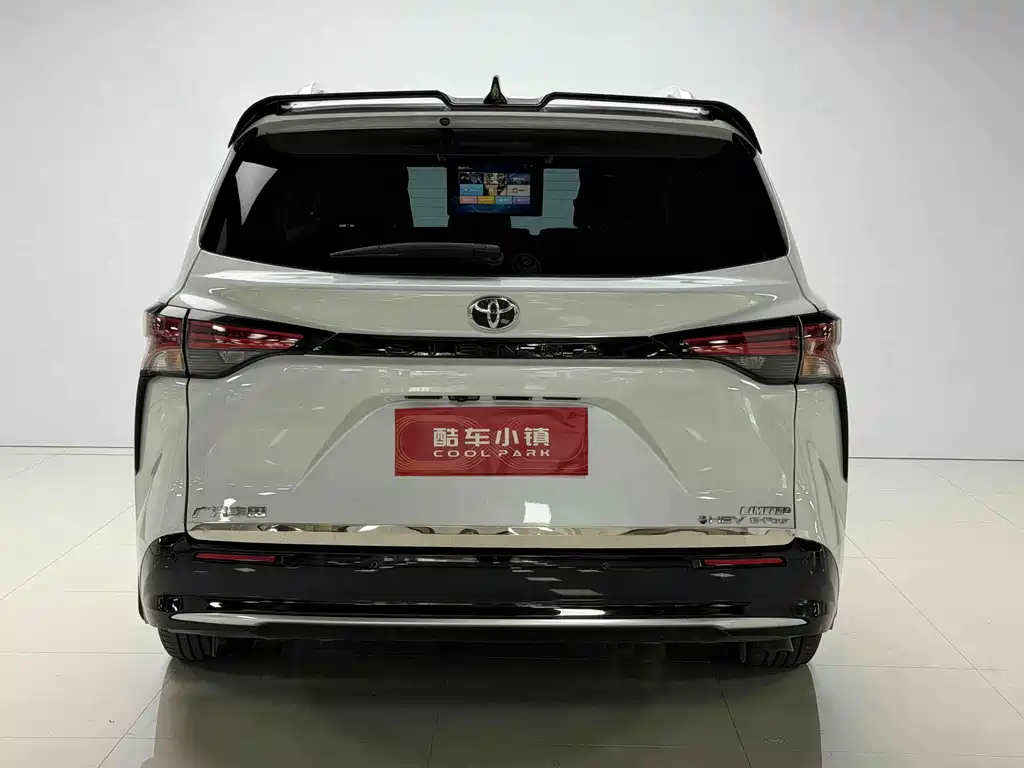 Toyota Sienna — миниатюра 27