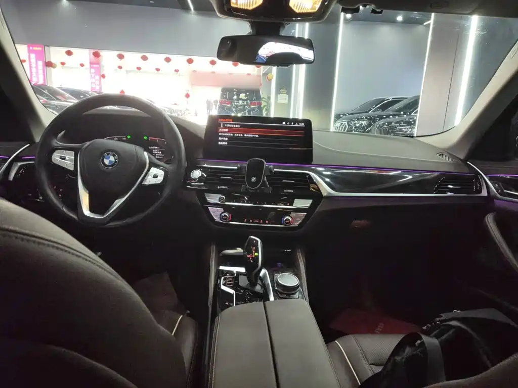BMW 5 Series — миниатюра 6
