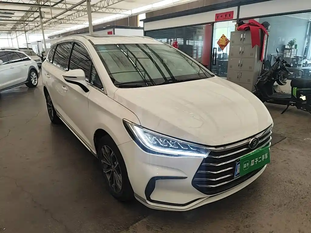 BYD MAX — миниатюра 4