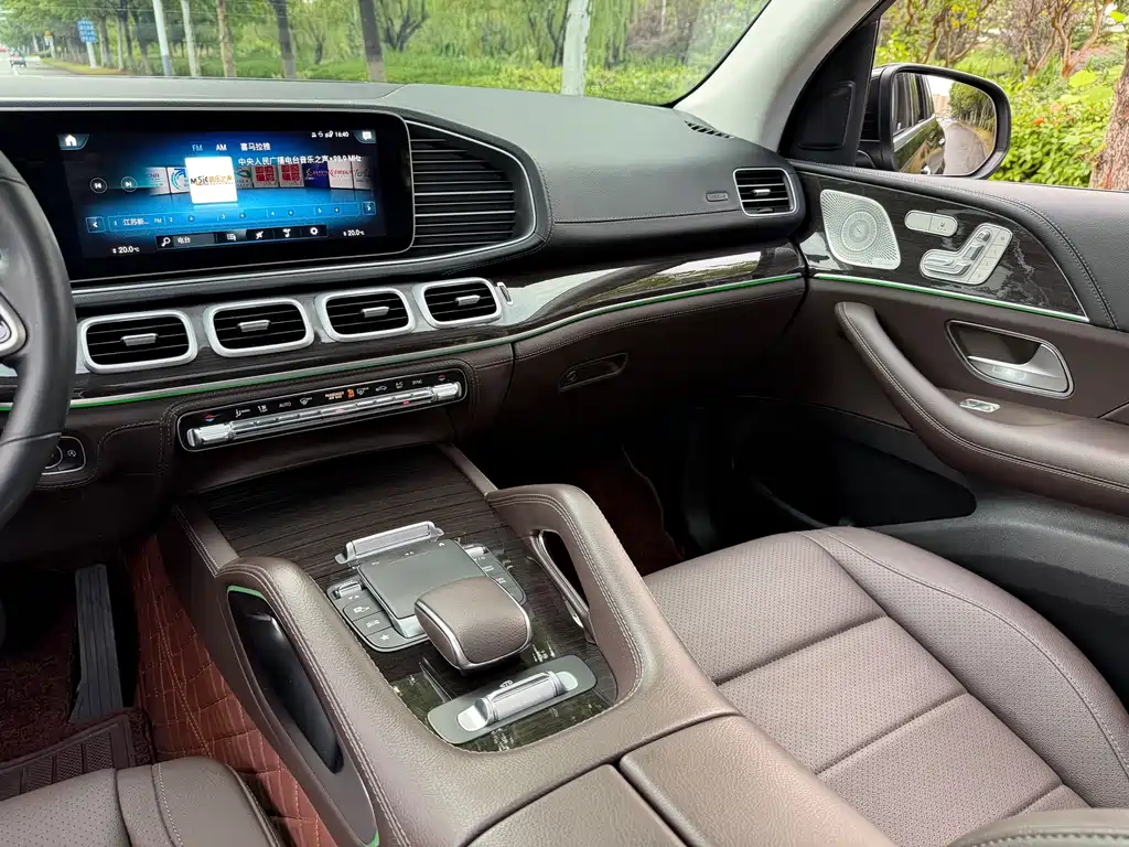 Mercedes-Benz GLS — миниатюра 14