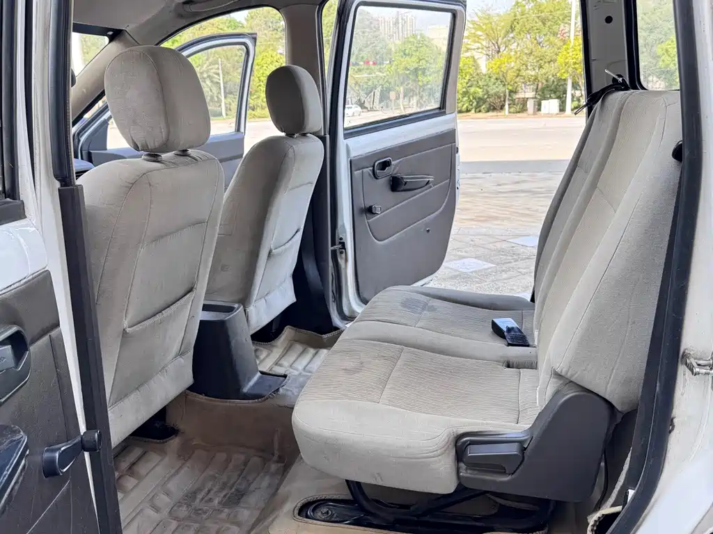 Wuling Hongguang — миниатюра 13