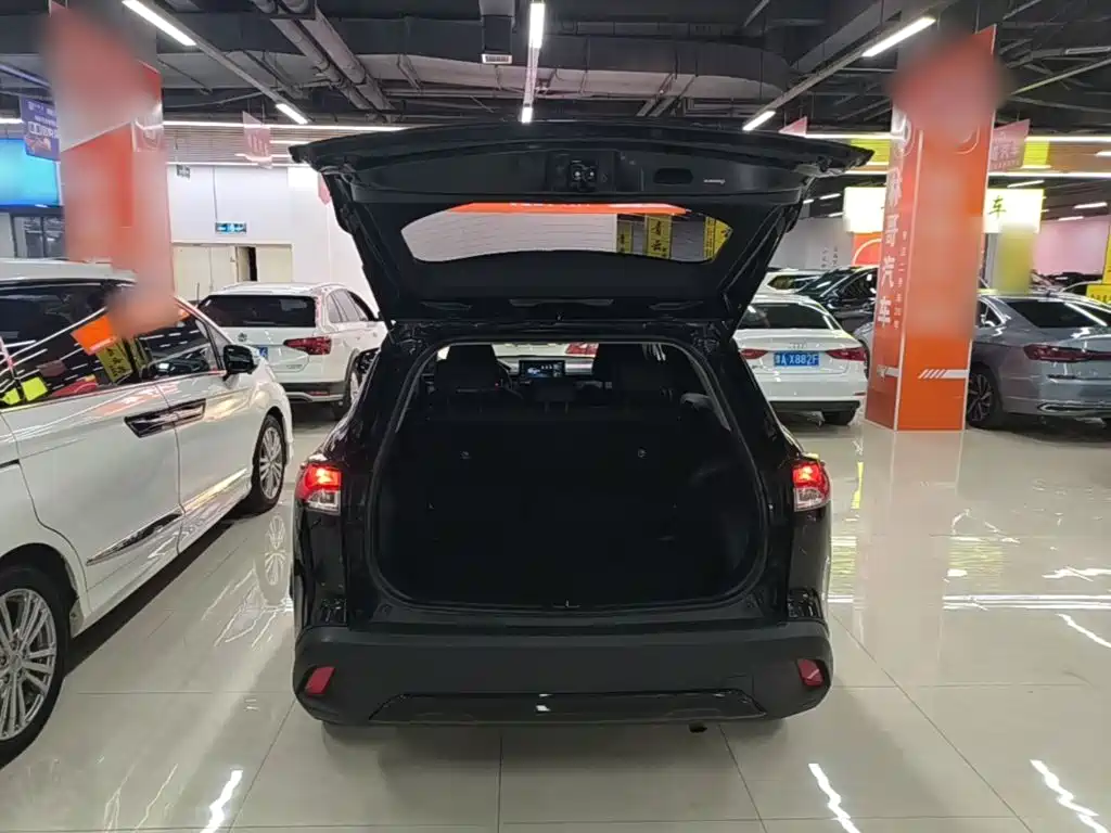 Toyota Corolla Cross — миниатюра 19